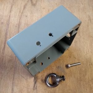 Manual 1:1 BalUn 800 Watt enclosure Holes